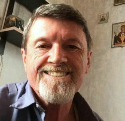 Cliente revisando finanças